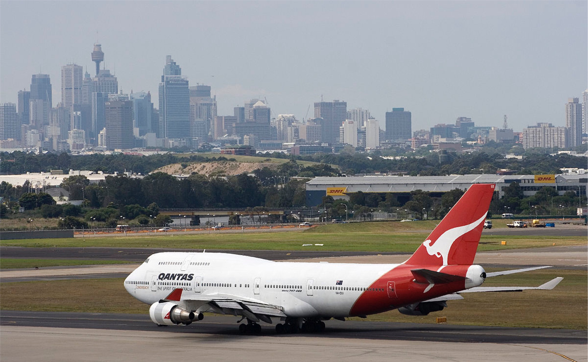 Incredible scenes as Qantas flight lands on-time, intact